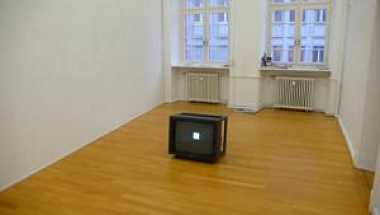 Margreiter, Dorit | alphabeth, 2006/2008 | Video, 1:55 min, loop | Installationsansicht STAMPA | Ausstellung "zentrum", 2008