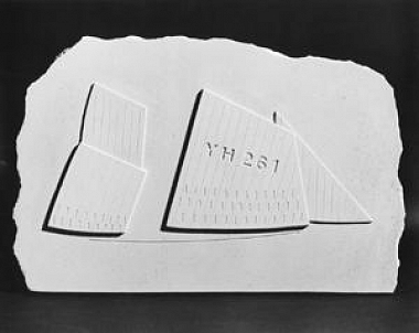 Finlay, Ian Hamilton | YH 261, 1998 | With Andrew Whittle | Stone  | 34,5 x 56 x 3 cm; 14 kg