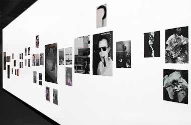 Du-Raum, 2002 | Room installation | Inkjet prints, 50-part series | Various dimensions | Unique piece