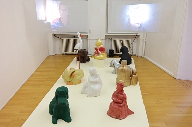 Exhibition view TILL VELTEN || Uri Geller – Birgit Kempker, 2015-2016 | Room video installation