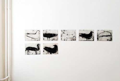MIRIAM CAHN | Ohne Titel, 15.10.87 | Schwarze Kreide auf Papier, 7-teilige Serie | je 24 x 33 cm