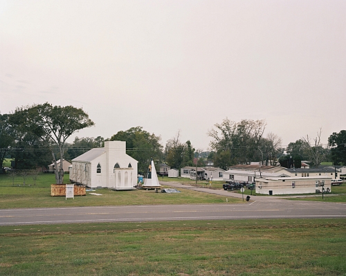 JONAS BURKHALTER | Tipi, Plaquemine, Louisiana, 2015 | Pigmentprint, gerahmt | 140 x 175 cm | Ed. 5 Ex. + 1 a.c. + 1 e.c.